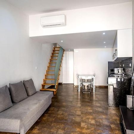 Cozy Ground Floor Studio With Ac And Loft Bedroom Lisboa Kültér fotó