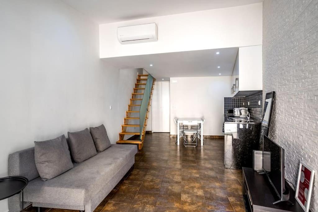 Cozy Ground Floor Studio With Ac And Loft Bedroom Lisboa Kültér fotó