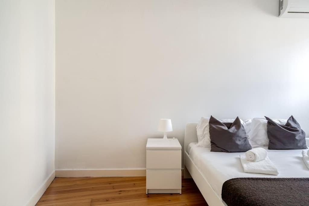 Cozy Ground Floor Studio With Ac And Loft Bedroom Lisboa Kültér fotó