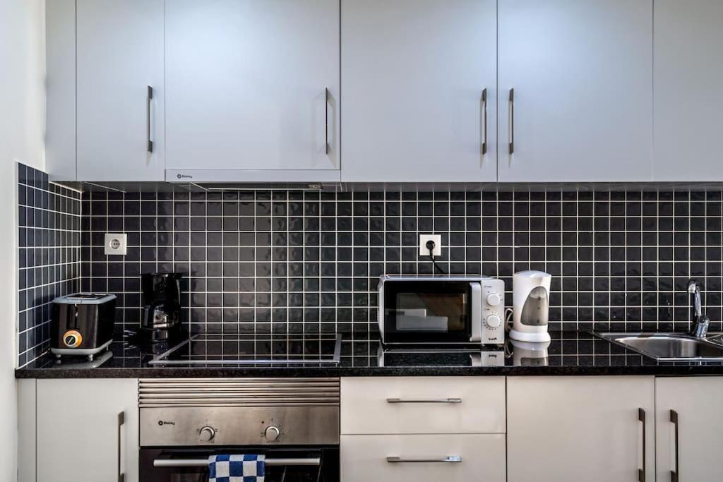 Cozy Ground Floor Studio With Ac And Loft Bedroom Lisboa Kültér fotó